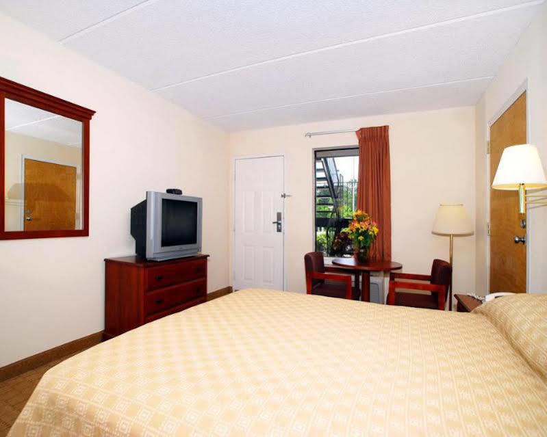 Econo Lodge Inn & Suites Lugoff Exteriér fotografie